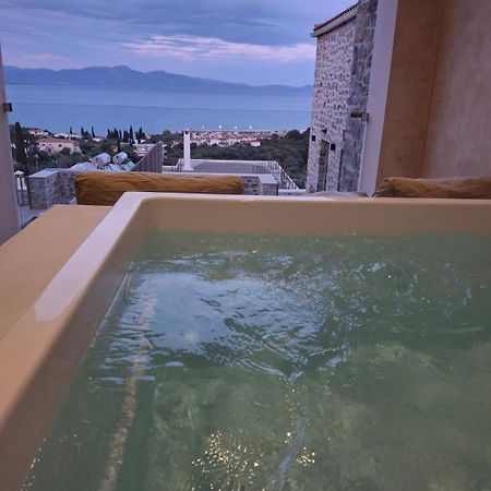 Mani Luxury Suites And Studios In Gytheio With Private Pools Eksteriør billede