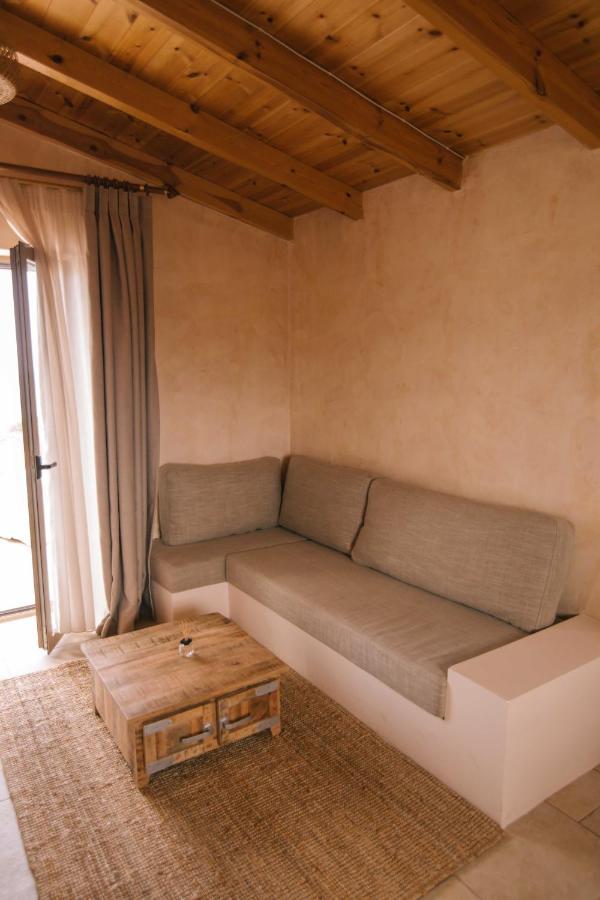 Mani Luxury Suites And Studios In Gytheio With Private Pools Eksteriør billede