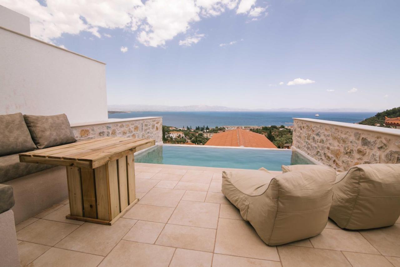 Mani Luxury Suites And Studios In Gytheio With Private Pools Eksteriør billede