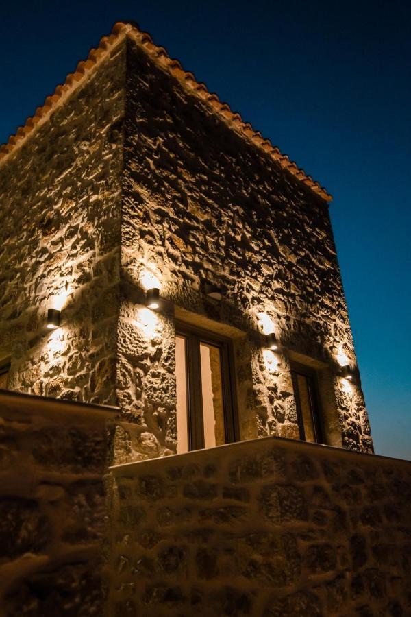 Mani Luxury Suites And Studios In Gytheio With Private Pools Eksteriør billede