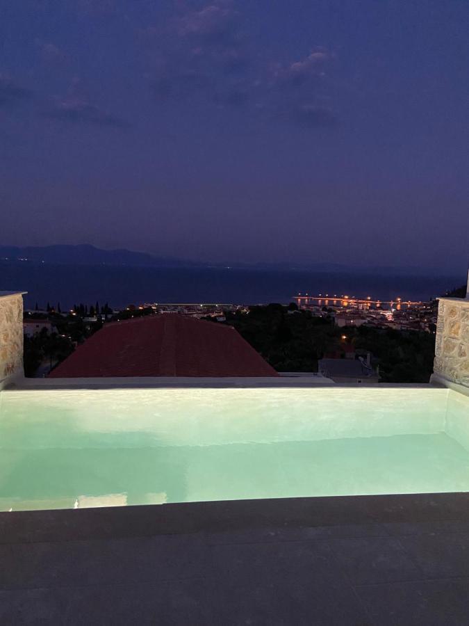 Mani Luxury Suites And Studios In Gytheio With Private Pools Eksteriør billede