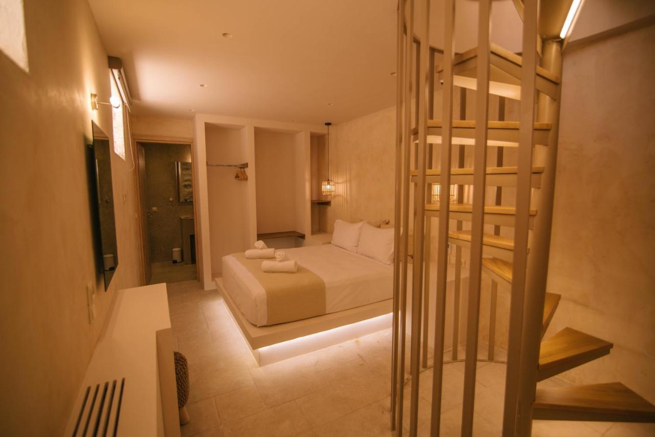 Mani Luxury Suites And Studios In Gytheio With Private Pools Eksteriør billede