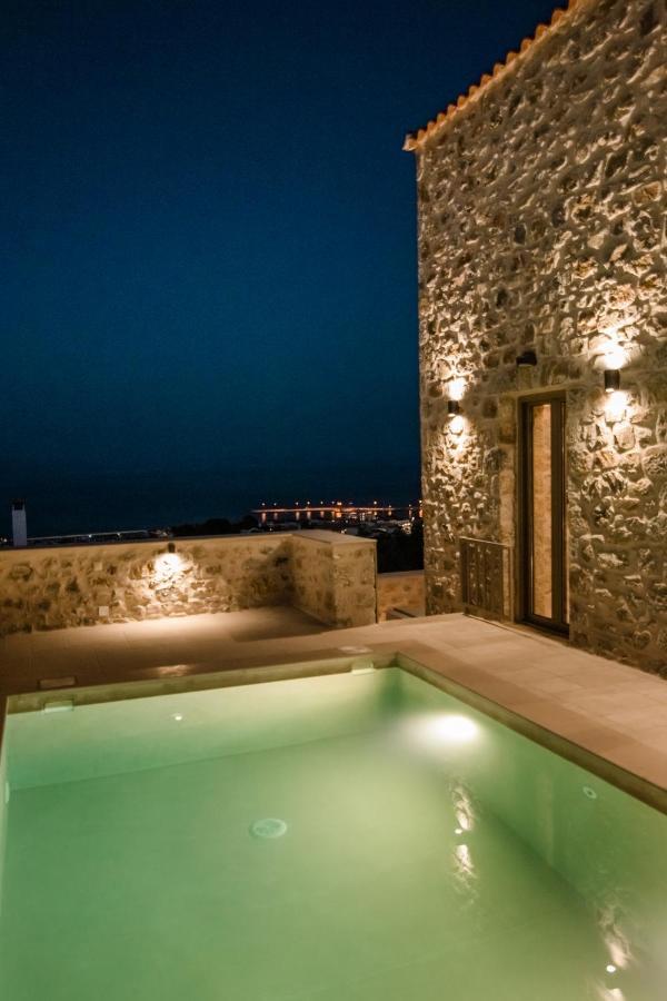 Mani Luxury Suites And Studios In Gytheio With Private Pools Eksteriør billede